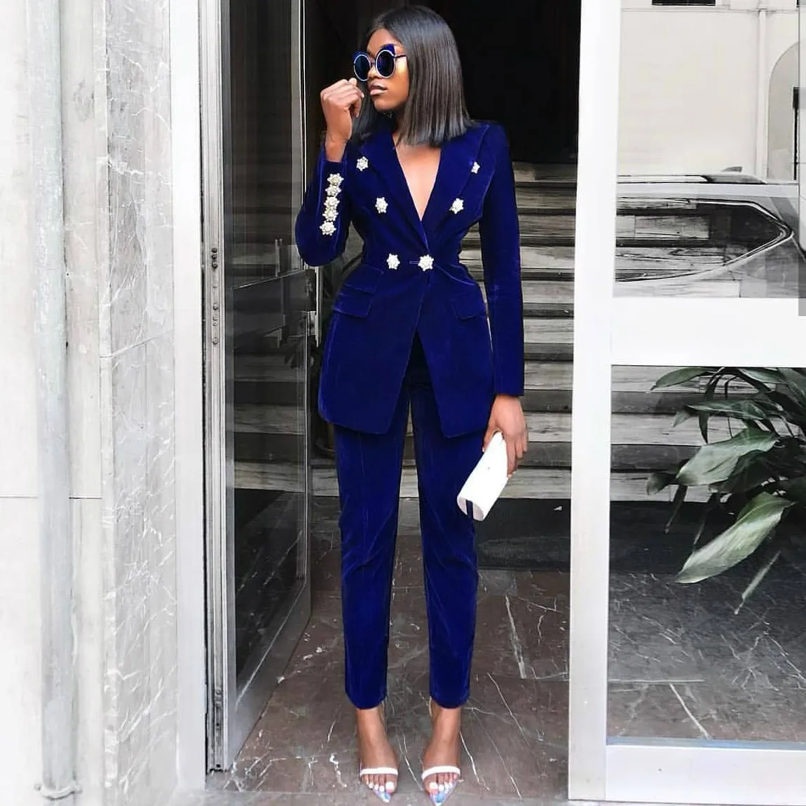 2021 New Arrival Solid Color V neck Long Sleeve Button Suit High Quality Two Piece Set Women's Suit, Beige
2021 New Arrival Solid Color V neck Long Sleeve Button Suit High Quality Two Piece Set Women's Suit, Beige