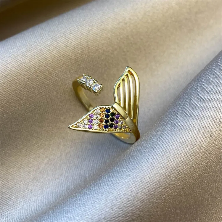 The Latest Net Celebrity Diamond Jewelry Fashion Mermaid Tail Ring Design Sense Fashion Index Finger Ring, Picture shows
The Latest Net Celebrity Diamond Jewelry Fashion Mermaid Tail Ring Design Sense Fashion Index Finger Ring, Picture shows