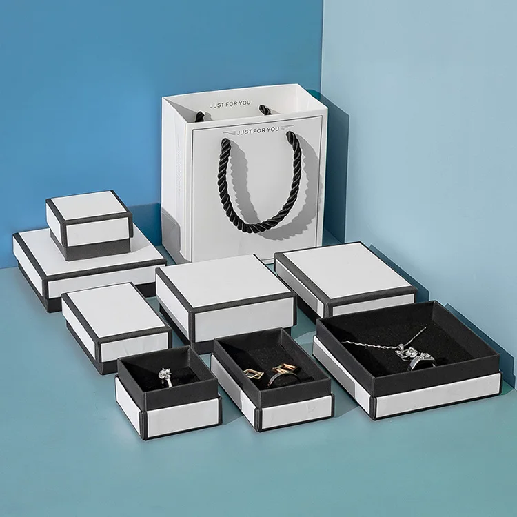 2021 Luxury Customized Vintage Jewelry Packaging Box Set For Necklace Bracelets Fashion White Black Ring Paper Jewelry Box
2021 Luxury Customized Vintage Jewelry Packaging Box Set For Necklace Bracelets Fashion White Black Ring Paper Jewelry Box