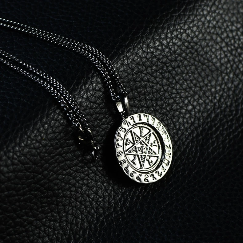Men's Tarot Constellation Roman Rotating Necklace Gun Black Alloy Jewelry Factory Wholesale
Men's Tarot Constellation Roman Rotating Necklace Gun Black Alloy Jewelry Factory Wholesale