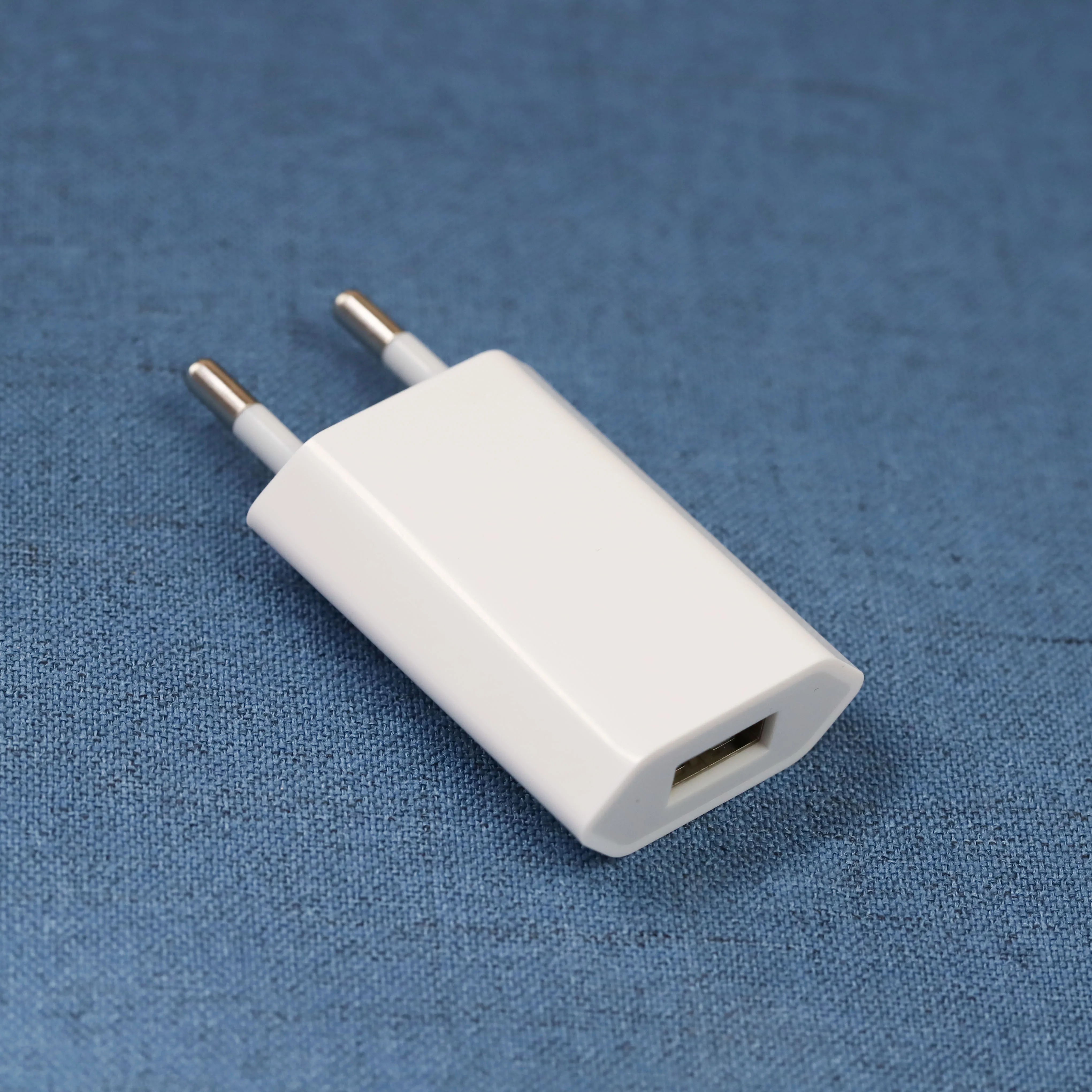 5V 2.1A Dual USB Phone Charger Adapter For iPhone X XR 8 7 iPad Fast Wall Travel Charger Usb US Plug for Samsung S9 Xiaomi Mi8, White
5V 2.1A Dual USB Phone Charger Adapter For iPhone X XR 8 7 iPad Fast Wall Travel Charger Usb US Plug for Samsung S9 Xiaomi Mi8, White