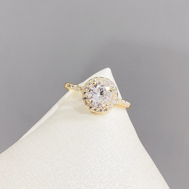 HONGTONG Factory Direct Sale Korean Dongdaemun Fashion Simple Style Round Zircon Super Flash Opening Wedding Rings, Picture shows
HONGTONG Factory Direct Sale Korean Dongdaemun Fashion Simple Style Round Zircon Super Flash Opening Wedding Rings, Picture shows