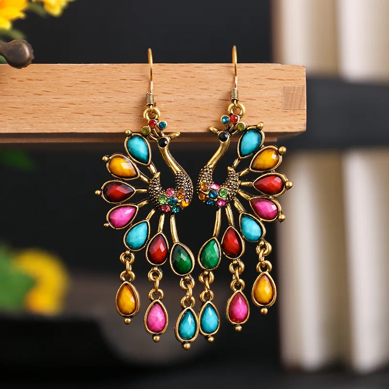 Vintage Peacock Drop Earrings Women Bohemian Ethnic Style Resin Gem rhinestone Dangle Earrings Indian Jewelry
Vintage Peacock Drop Earrings Women Bohemian Ethnic Style Resin Gem rhinestone Dangle Earrings Indian Jewelry