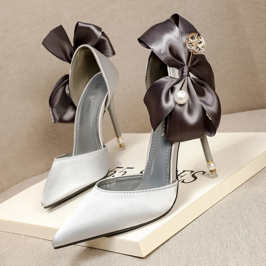 2021 fashion sexy pointed satin bowknot thin heels pearl high heel sandals for women, Red, white,gray,black
2021 fashion sexy pointed satin bowknot thin heels pearl high heel sandals for women, Red, white,gray,black