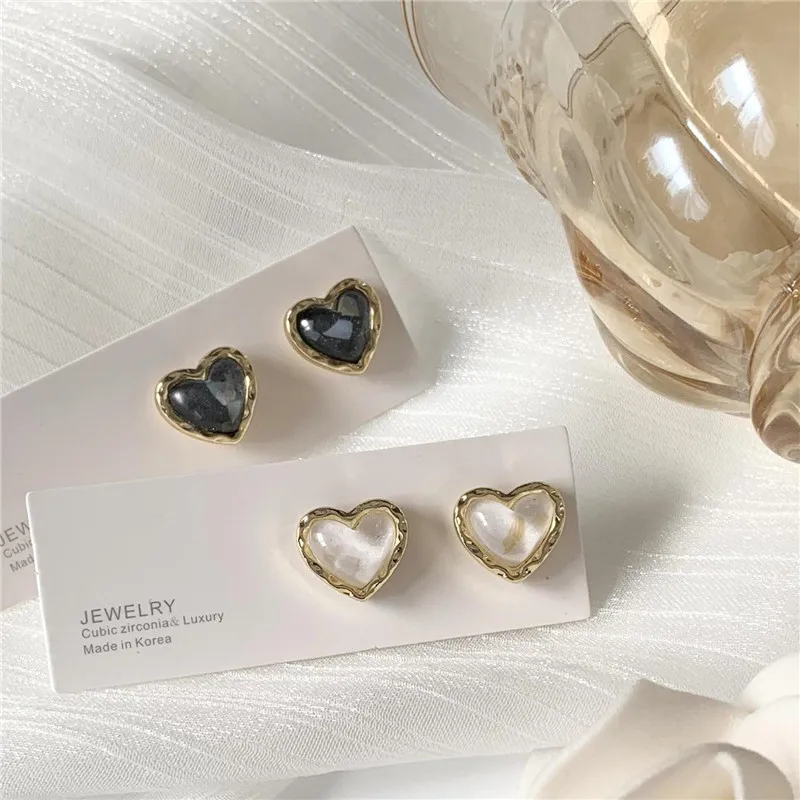 2023Trendy Vintage Heart Earring Women Classic Black White Stud Earrings Female Fashion S925 Silver Needle Earring Jewelry
2023Trendy Vintage Heart Earring Women Classic Black White Stud Earrings Female Fashion S925 Silver Needle Earring Jewelry