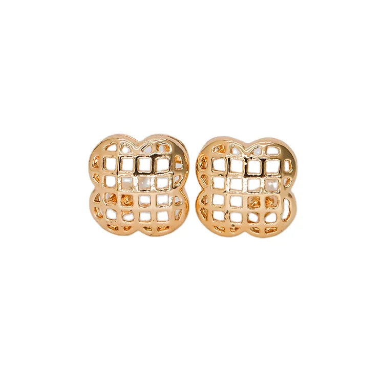 Hot selling popular fashional bestie the same high-end cheap earrings small gold accessories
Hot selling popular fashional bestie the same high-end cheap earrings small gold accessories