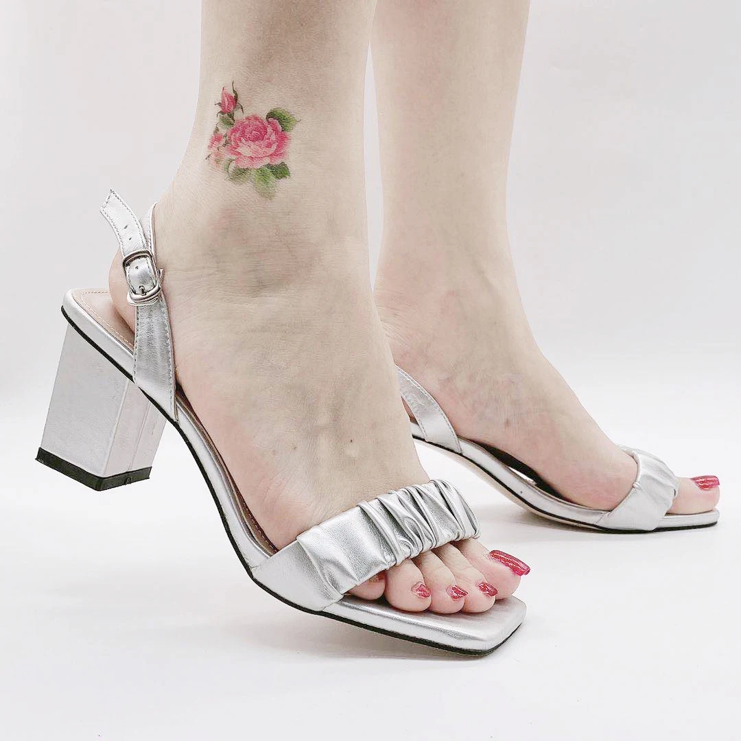 New Design Square Heeled Shoes for Women Summer Sandals High Heeled Slippers Outdoor Casual Fashion Ladies Shoes
New Design Square Heeled Shoes for Women Summer Sandals High Heeled Slippers Outdoor Casual Fashion Ladies Shoes