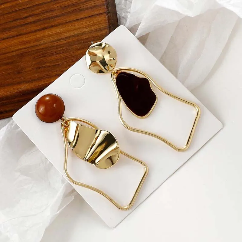 New Korean Black Gold Acrylic Drop Earrings For Women Punk Jewelry Vintage Statement Black Metal Crystal Dangle Earrings
New Korean Black Gold Acrylic Drop Earrings For Women Punk Jewelry Vintage Statement Black Metal Crystal Dangle Earrings
