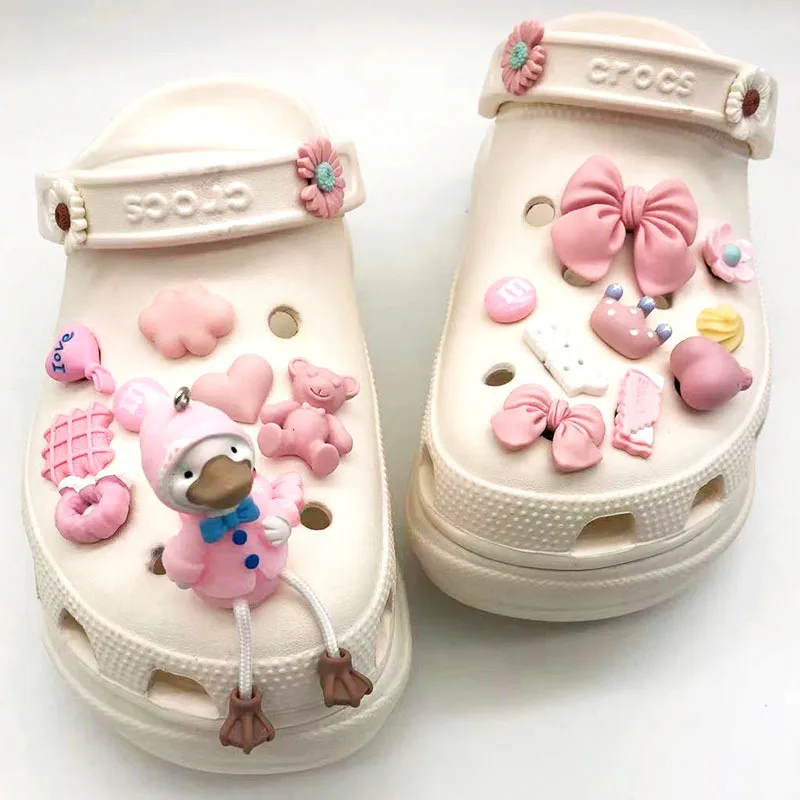 New hole shoe accessories pink duck shoe ornament decorative buckle cartoon diy carlochi fit shoe buckle, Picture
New hole shoe accessories pink duck shoe ornament decorative buckle cartoon diy carlochi fit shoe buckle, Picture