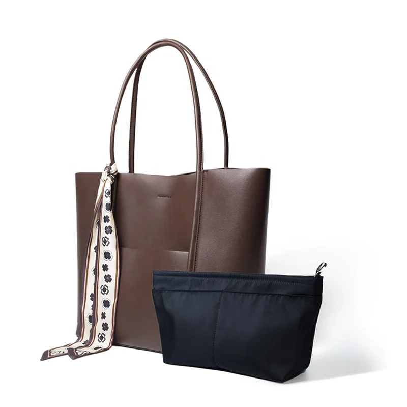 Women Luxury Tote High Quality KOL Designer Handbag Large Shoulder Bag Soft Mircrofibre Leather Handbags with Silk Scarf
Women Luxury Tote High Quality KOL Designer Handbag Large Shoulder Bag Soft Mircrofibre Leather Handbags with Silk Scarf