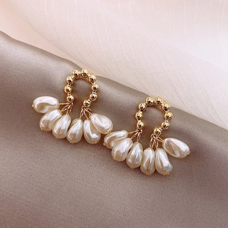New European Style 18K Gold Plated Beads Geometric Drop Earrings Irregular Pearl Drop Earrings For Sweet Girls
New European Style 18K Gold Plated Beads Geometric Drop Earrings Irregular Pearl Drop Earrings For Sweet Girls