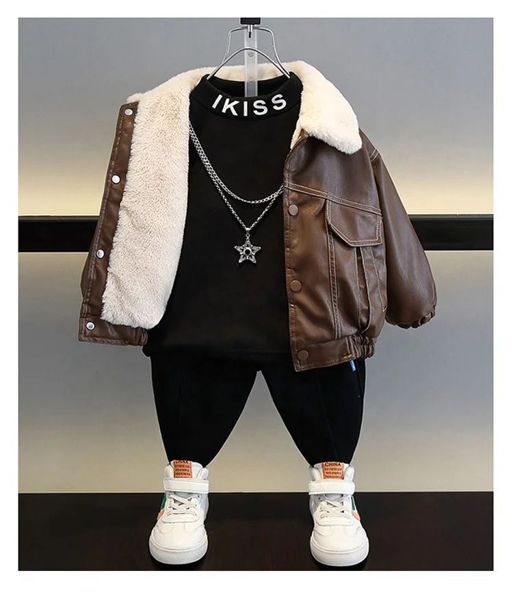 Contrast line thickened and furred classic style 2023 new teenage plush PU leather jacket Thickened baby boys stylish jacket
Contrast line thickened and furred classic style 2023 new teenage plush PU leather jacket Thickened baby boys stylish jacket