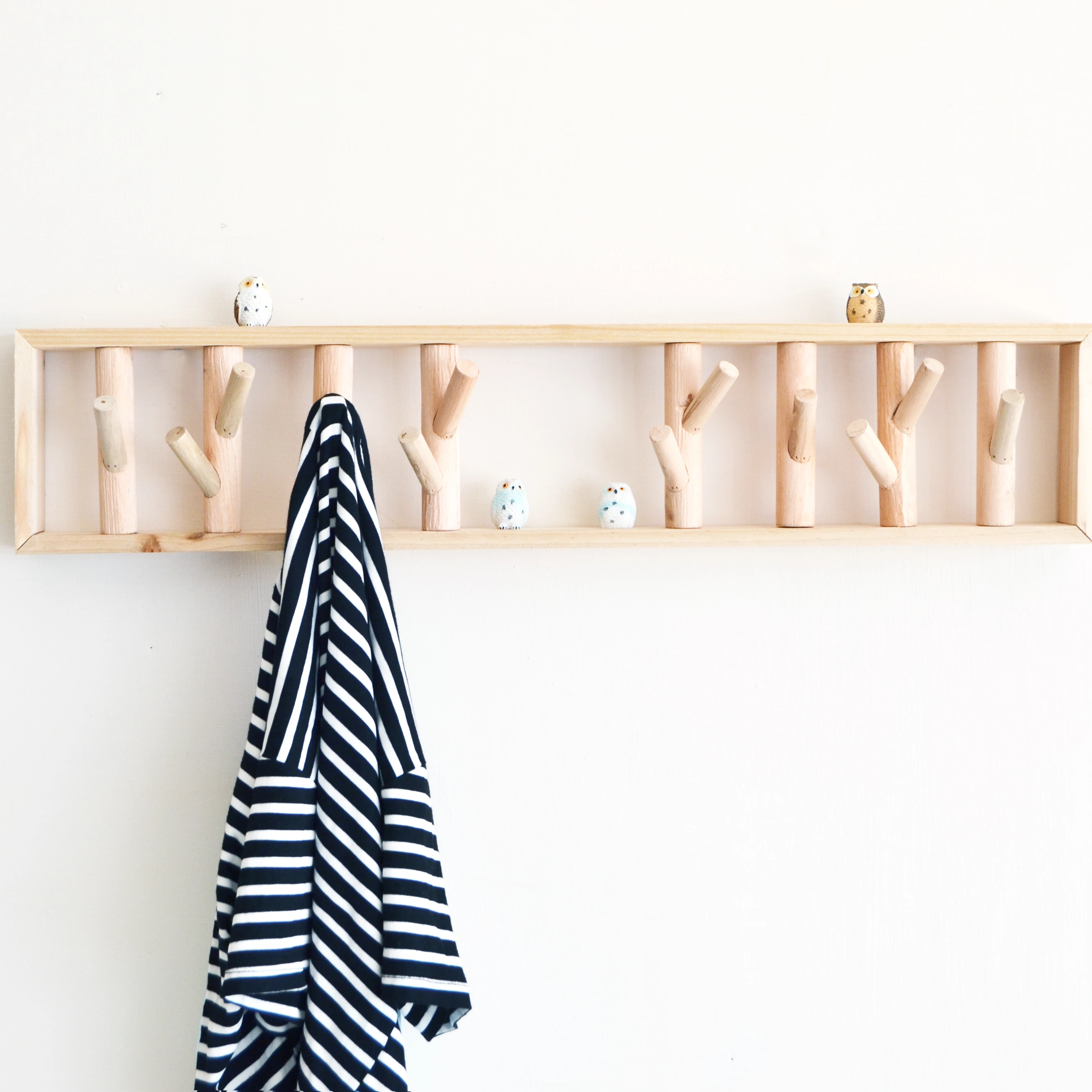 Wholesale Hook Clothes Hanging Rustic Coat Rack Wooden Wall Mounting Hook For Clothes
Wholesale Hook Clothes Hanging Rustic Coat Rack Wooden Wall Mounting Hook For Clothes