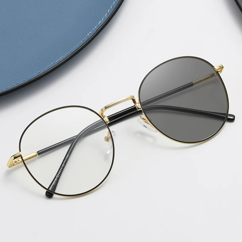 Fashion Retro Round Eyewear Frame Anti Blue Light Glasses Photochromic Blue Light Blocking Glasses Photocromic Glasses
Fashion Retro Round Eyewear Frame Anti Blue Light Glasses Photochromic Blue Light Blocking Glasses Photocromic Glasses