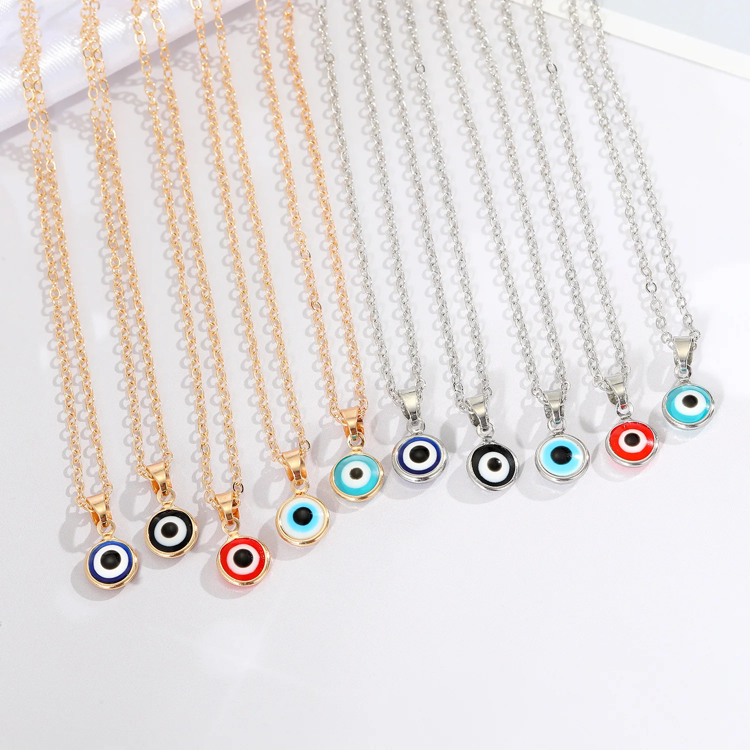 Simple Turkish Ethnic Style Gold Plated Round Pendant Evil Eyes Necklace Blue Eyes Pendant Women Necklace, Gold silver plated
Simple Turkish Ethnic Style Gold Plated Round Pendant Evil Eyes Necklace Blue Eyes Pendant Women Necklace, Gold silver plated