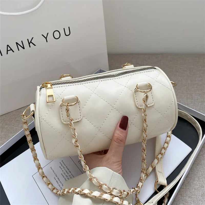 2021 Hot sales Retro simplicity PU leather Lingge Bucket zipper Shoulder Bags all-match bags for women, Customized color
2021 Hot sales Retro simplicity PU leather Lingge Bucket zipper Shoulder Bags all-match bags for women, Customized color
