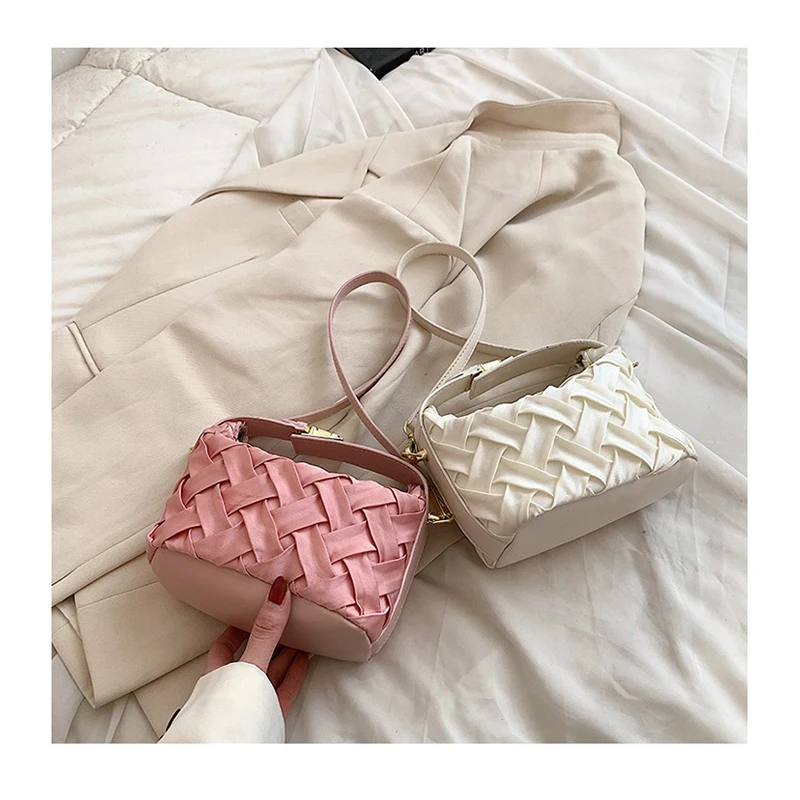 Sweet Women Small Braided Fabric Shoulder Sling Bags 2022 Summer Designer Brand Fashion Crossbody Side Bag Luxury Handbag Totes
Sweet Women Small Braided Fabric Shoulder Sling Bags 2022 Summer Designer Brand Fashion Crossbody Side Bag Luxury Handbag Totes