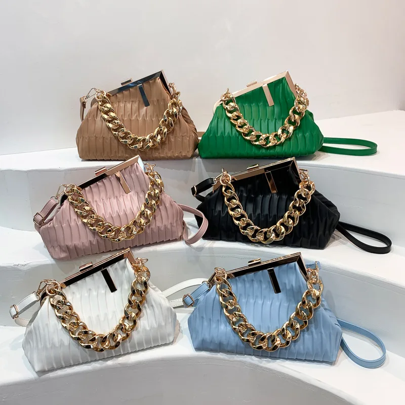 2022 new thick chain metal frame small clutch pu shoulder crossbody bag ladies summer fashion brand handbags and purses, White,khaki,green,blue,black,pink
2022 new thick chain metal frame small clutch pu shoulder crossbody bag ladies summer fashion brand handbags and purses, White,khaki,green,blue,black,pink