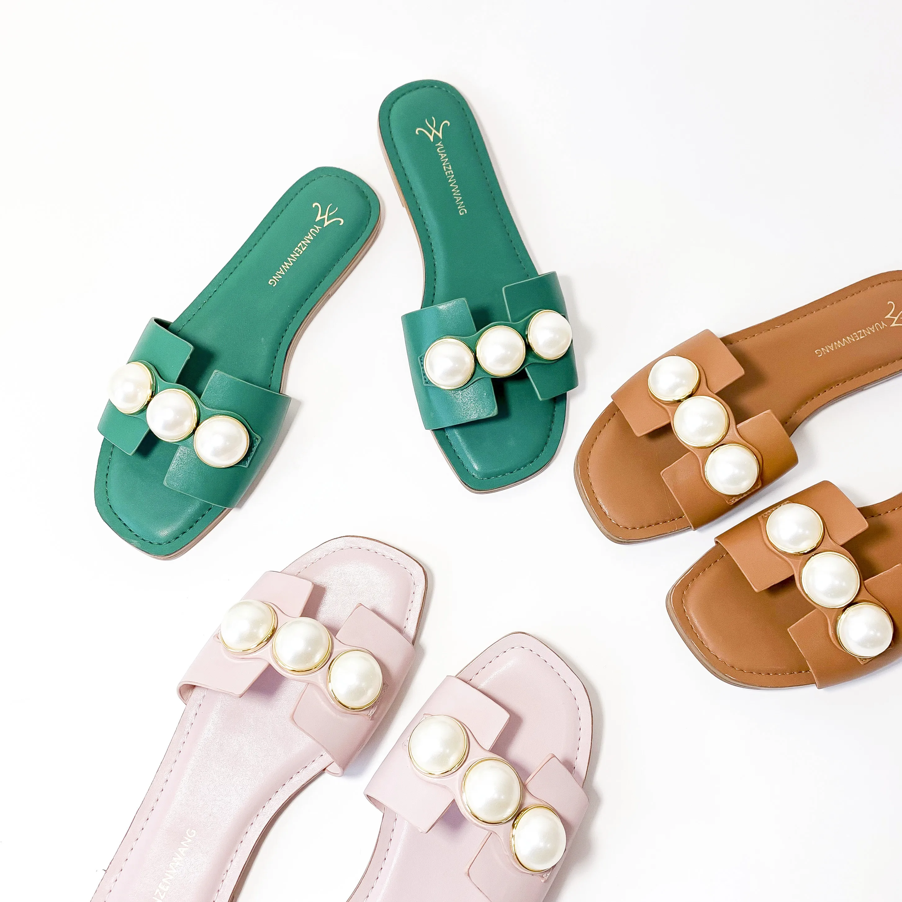 2021 new wholesale womens shoes summer Pearl Beach slippers European and American h-button flat bottomed open toe sandals
2021 new wholesale womens shoes summer Pearl Beach slippers European and American h-button flat bottomed open toe sandals
