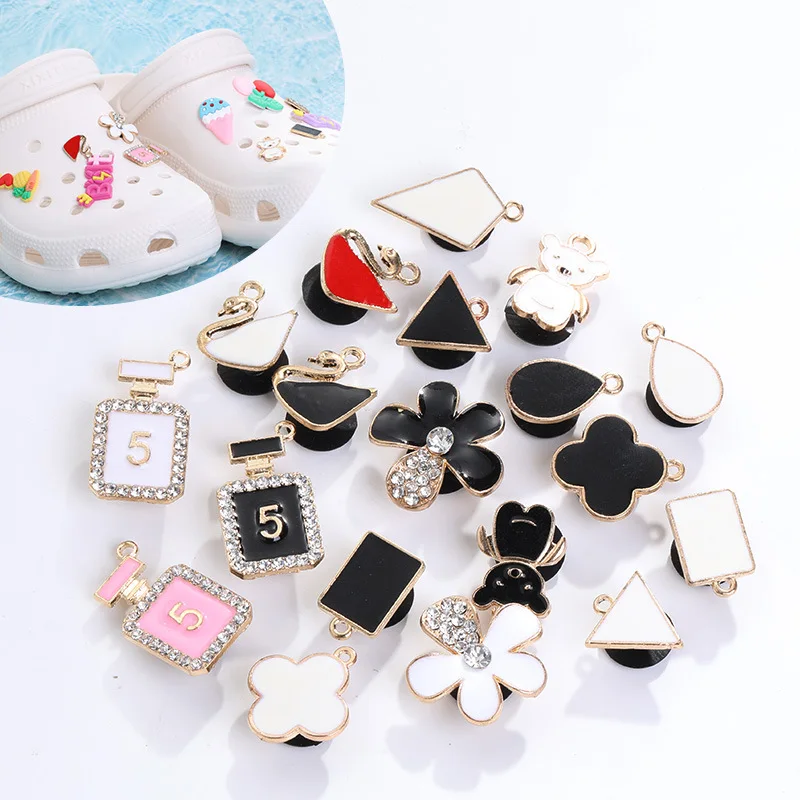 Hot Sale Colorful Shining Diamond Metal Clogs Charms Shoes Accessories Fashion Chain For Women Clog Charms Designer, Customized color
Hot Sale Colorful Shining Diamond Metal Clogs Charms Shoes Accessories Fashion Chain For Women Clog Charms Designer, Customized color