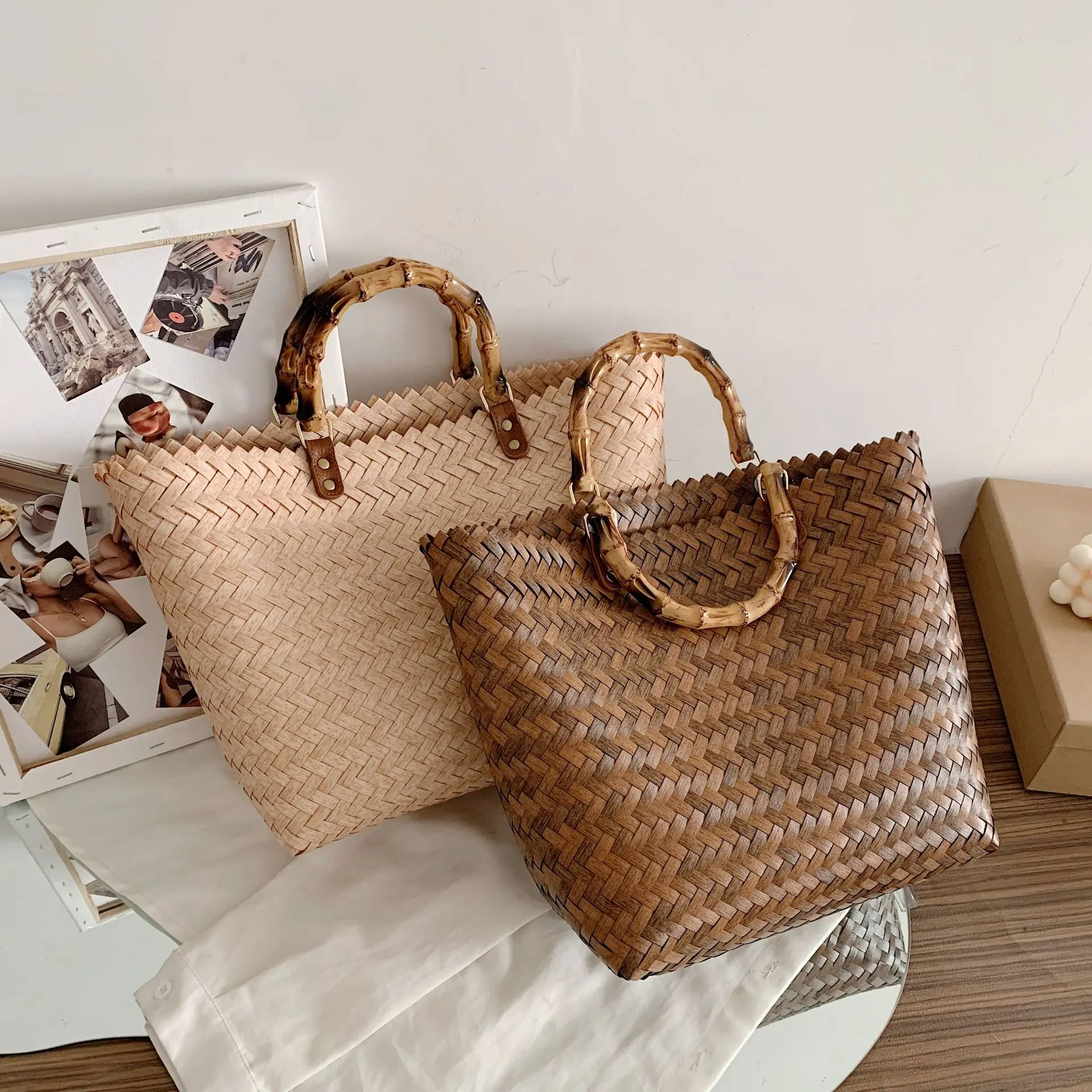 New Vintage Faux Natural Straw Plastic Tote Handbag Beach Bag for Women Lady Fashion Travel
New Vintage Faux Natural Straw Plastic Tote Handbag Beach Bag for Women Lady Fashion Travel