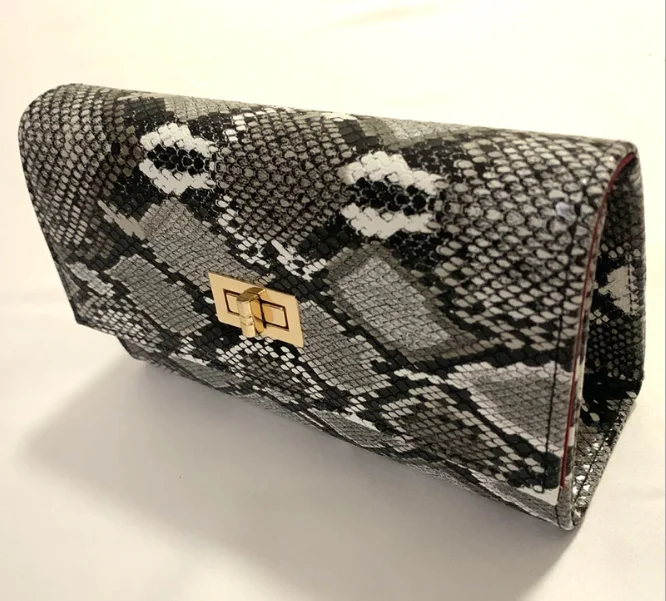 Wholesale fashion designer lock snakeskin pu leather ladies hand bag shoulder crossbody women custom purses and handbags, Gray
Wholesale fashion designer lock snakeskin pu leather ladies hand bag shoulder crossbody women custom purses and handbags, Gray