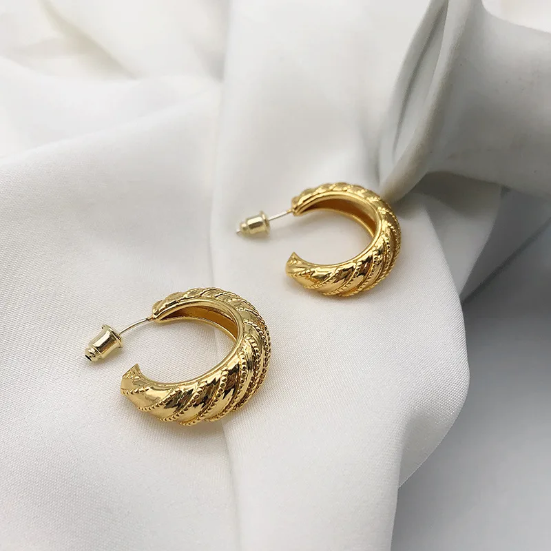 Carving Pattern Irregular Croissants Earrings Circle Baguette Geometric Hoop Earrings for Women Minimalist Vintage Brass Jewelry, Gold
Carving Pattern Irregular Croissants Earrings Circle Baguette Geometric Hoop Earrings for Women Minimalist Vintage Brass Jewelry, Gold
