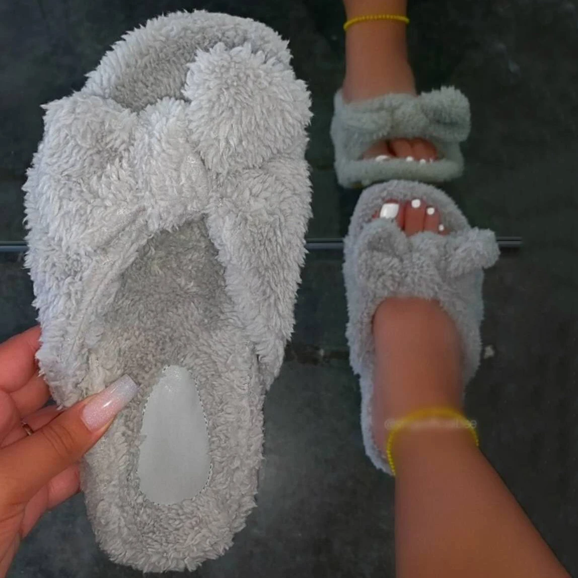 sandals shoes women 2020 flat bottom plush slippers slides furry slippers cotton sandals for women and ladies, White, brown, grey
sandals shoes women 2020 flat bottom plush slippers slides furry slippers cotton sandals for women and ladies, White, brown, grey