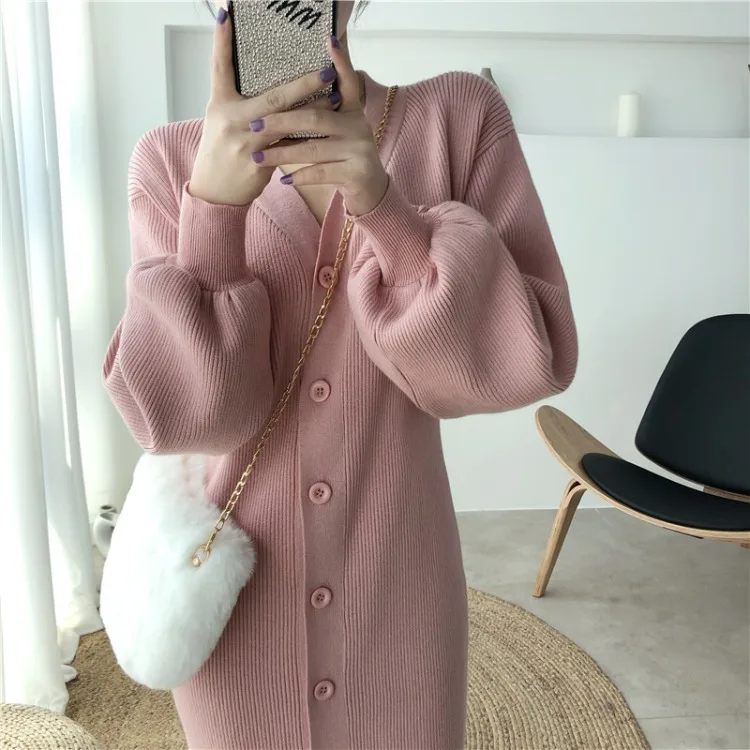 Korean Style New Fashion Autumn Winter Lantern Long Sleeve Casual Knitted Dress V-Neck Loose Cardigan Sweater Dress Femme
Korean Style New Fashion Autumn Winter Lantern Long Sleeve Casual Knitted Dress V-Neck Loose Cardigan Sweater Dress Femme