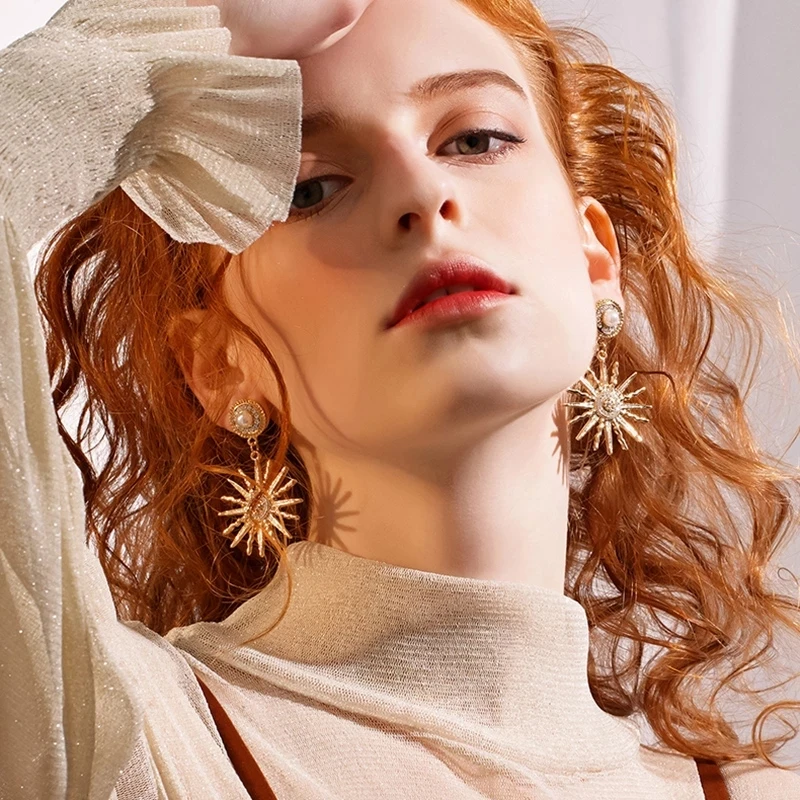 New Fashion Sun Earrings Elegant Pearl Geometry Four Seasons Women's Pendant Earrings Party Jewelry Gift Gold
New Fashion Sun Earrings Elegant Pearl Geometry Four Seasons Women's Pendant Earrings Party Jewelry Gift Gold