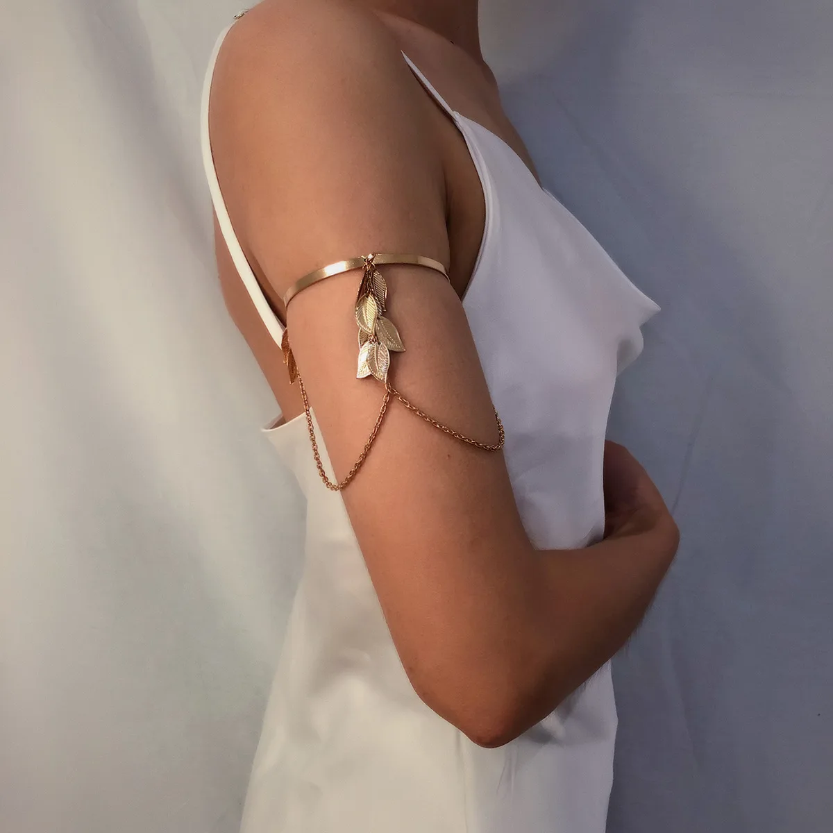 Gold/Silver Color Leaves Upper Arm Bracelet for Women Retro Simple Geometric Leaf Tassel Chain Pendant Arm Bracelet (KB8371), As picture
Gold/Silver Color Leaves Upper Arm Bracelet for Women Retro Simple Geometric Leaf Tassel Chain Pendant Arm Bracelet (KB8371), As picture