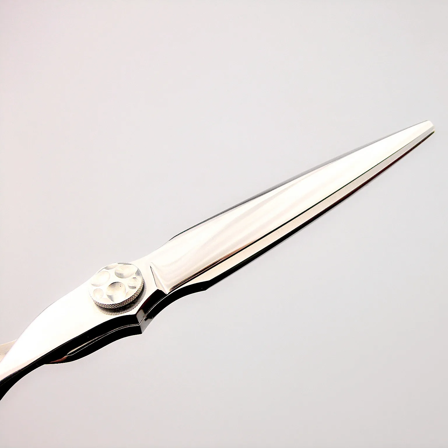 Salon scissors professional cutting scissors high quality japan steel classic style hot sale hairdressing scissors, Silver or other color you wanted
Salon scissors professional cutting scissors high quality japan steel classic style hot sale hairdressing scissors, Silver or other color you wanted