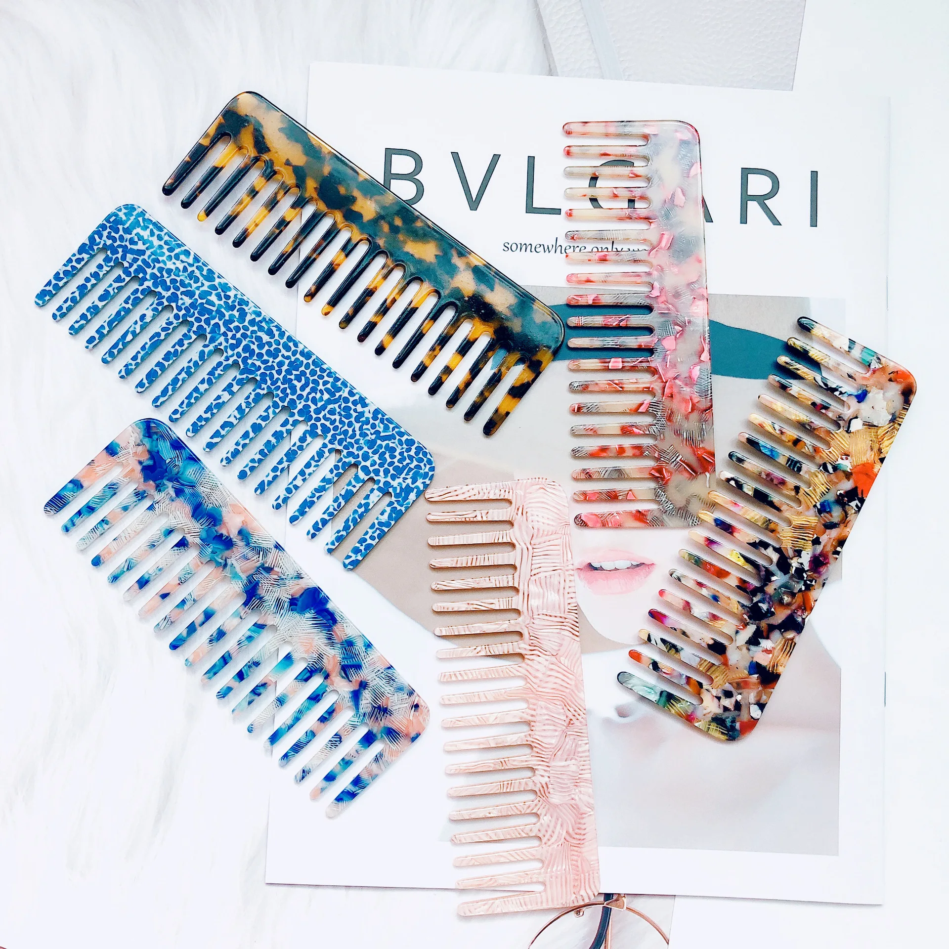 wholesale high quality Tortoise shell cellulose acetate hair comb and brushes acrylic handmade hair comb, As picture show
wholesale high quality Tortoise shell cellulose acetate hair comb and brushes acrylic handmade hair comb, As picture show