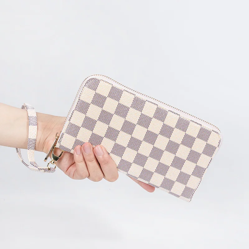 New fashion checked print long multi-card wallet versatile temperament handbag for men and women
New fashion checked print long multi-card wallet versatile temperament handbag for men and women