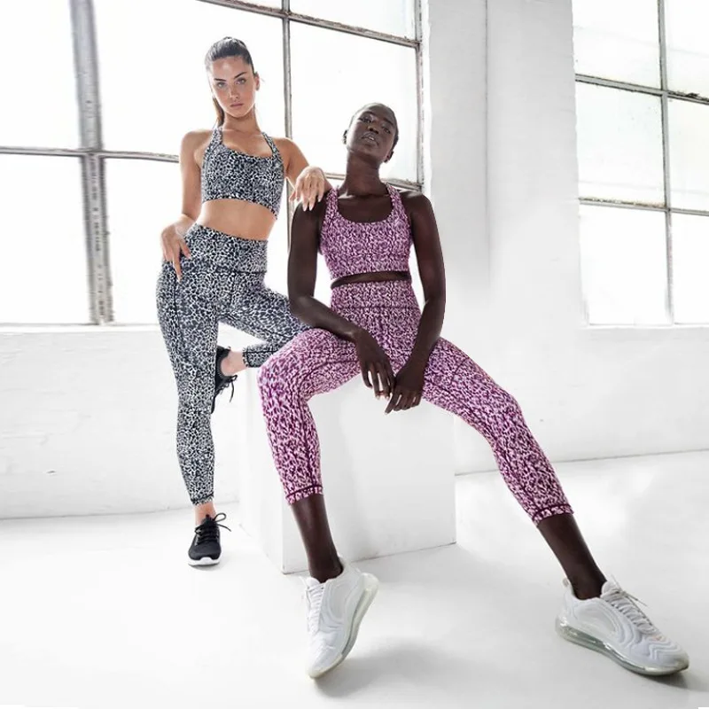 2021 Printed sport backless shockproof running suit high waist two piece set women seamless yoga leggings set with pocket
2021 Printed sport backless shockproof running suit high waist two piece set women seamless yoga leggings set with pocket