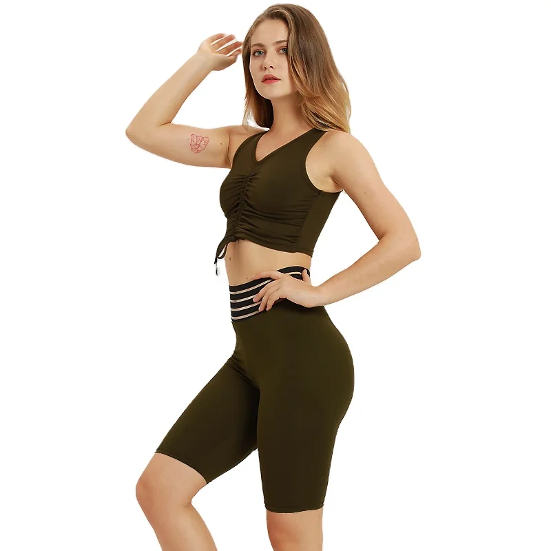 New European and American popular sleeveless solid color stitching pant suit leisure yoga sports suit sports two piece set
New European and American popular sleeveless solid color stitching pant suit leisure yoga sports suit sports two piece set