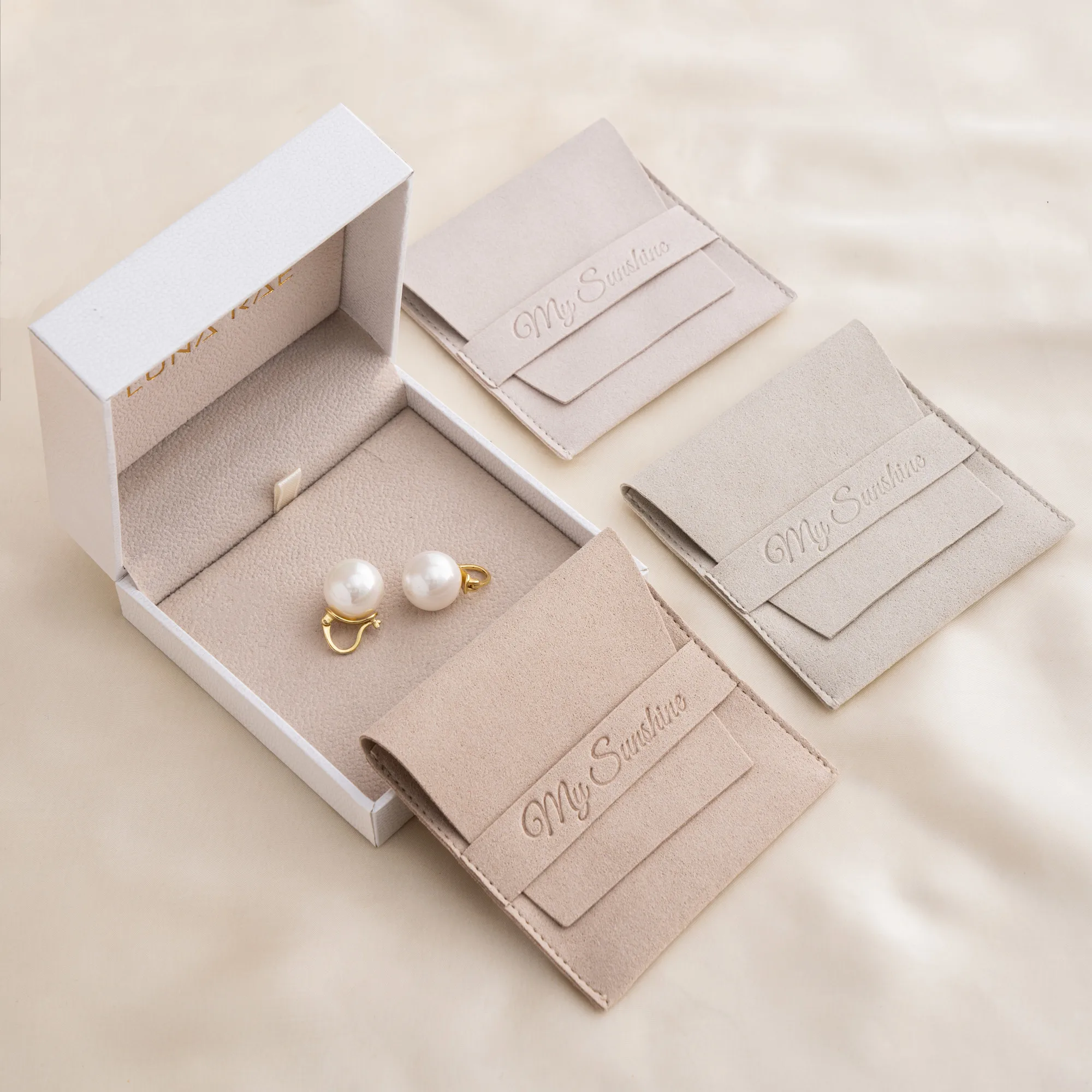 High Quality Necklace Jewelry Boxes Earrings Bracelet Ring Packaging Hinge Box Custom Logo Jewelry Gift Sliding Boxes
High Quality Necklace Jewelry Boxes Earrings Bracelet Ring Packaging Hinge Box Custom Logo Jewelry Gift Sliding Boxes