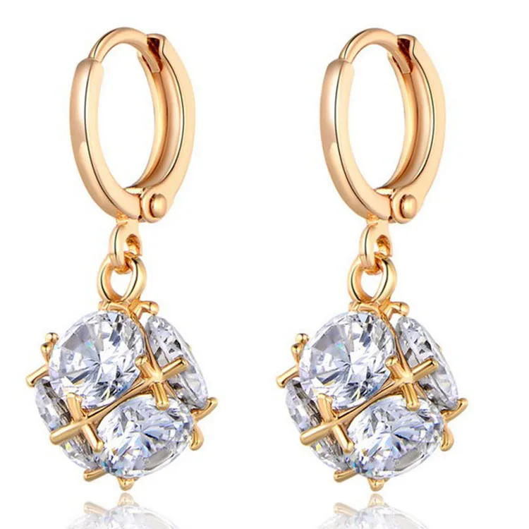 Wholesale High Quality 18k Gold Earrings,Big Diamond Crystal Hoop Earring,18k Gold Plated Fashion Earrings For Women
Wholesale High Quality 18k Gold Earrings,Big Diamond Crystal Hoop Earring,18k Gold Plated Fashion Earrings For Women