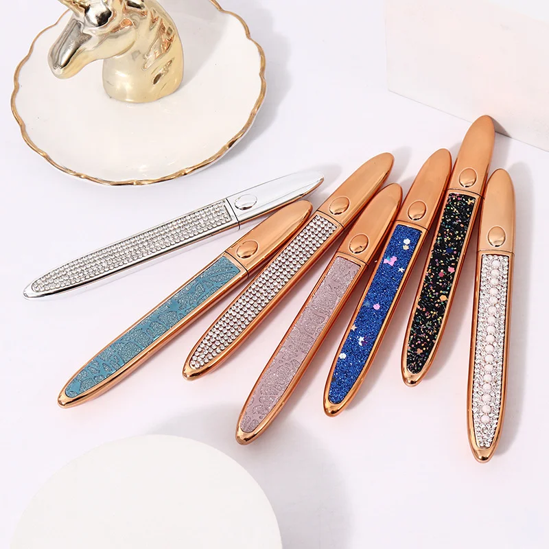 2021 New design fashion custom waterproof liquid makeup glitter eyeliner glue pen black cosmetics
2021 New design fashion custom waterproof liquid makeup glitter eyeliner glue pen black cosmetics