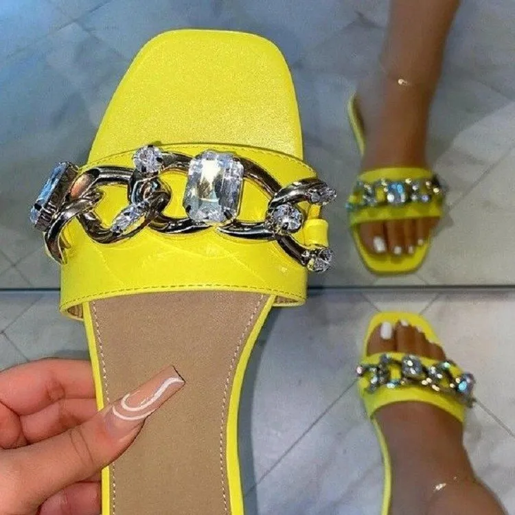 PDEP New Stylish 2022 Women Flat Slippers With Diamond Metal Chain Accept Custom Logo Printing Large Size Ladies Beach Slippers
PDEP New Stylish 2022 Women Flat Slippers With Diamond Metal Chain Accept Custom Logo Printing Large Size Ladies Beach Slippers