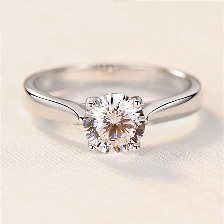 classic four claws engagement anel 925 silver gold prata customized 0.5-3 caract gra D color moissanite diamond female ring
classic four claws engagement anel 925 silver gold prata customized 0.5-3 caract gra D color moissanite diamond female ring