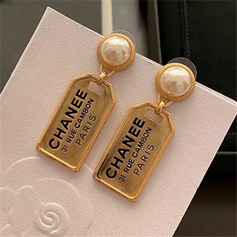 CC Earring women Brand Letter 925 sliver Luxury Fashion Cubic Zirconia Flower F Drop D Designer Diamond Jewelry G Earrings Women
CC Earring women Brand Letter 925 sliver Luxury Fashion Cubic Zirconia Flower F Drop D Designer Diamond Jewelry G Earrings Women