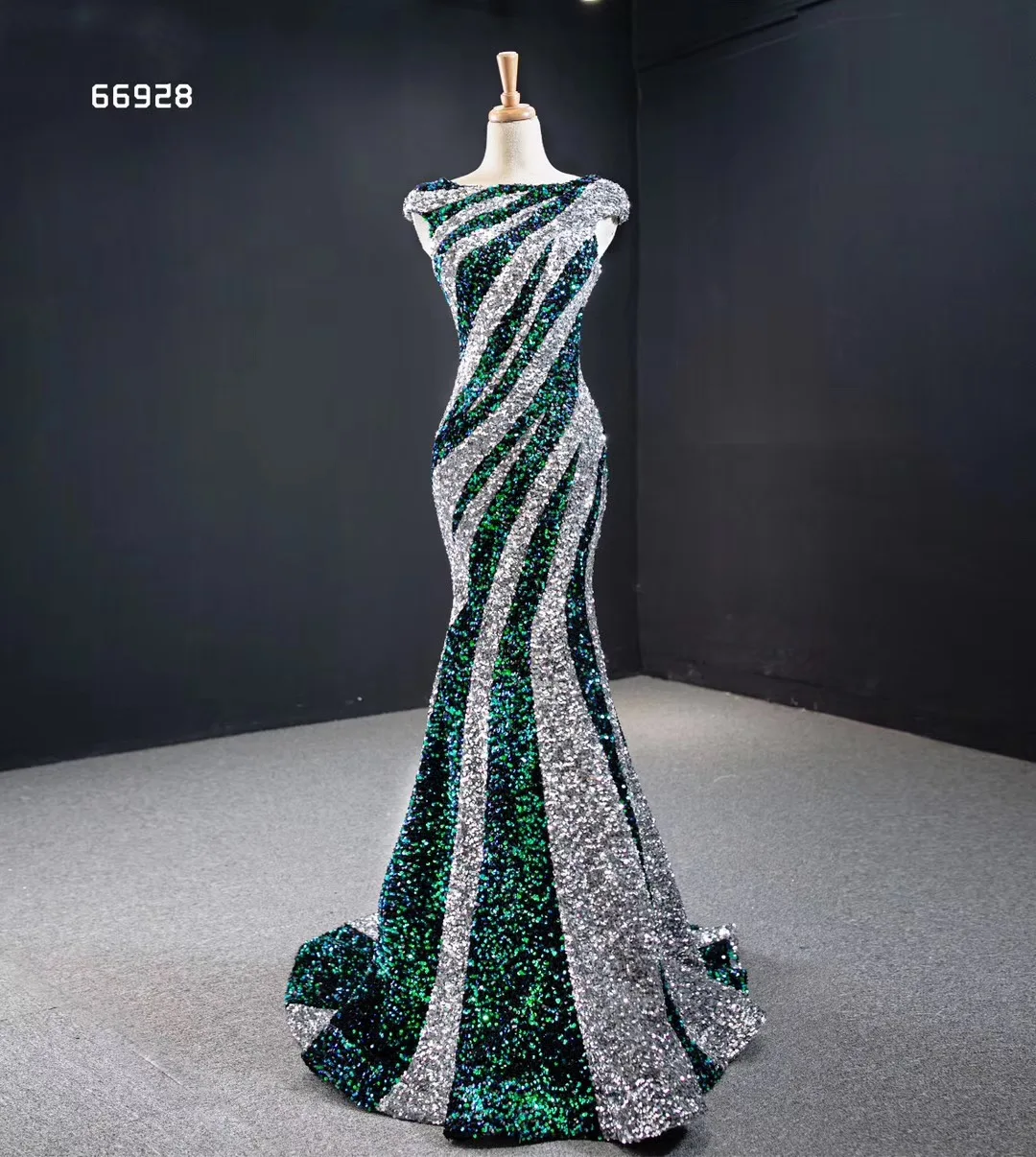 2020 new arrival green sequins party dress sexy fish tail dress elegant wholesale mermaid evening dress, As picture or your request
2020 new arrival green sequins party dress sexy fish tail dress elegant wholesale mermaid evening dress, As picture or your request