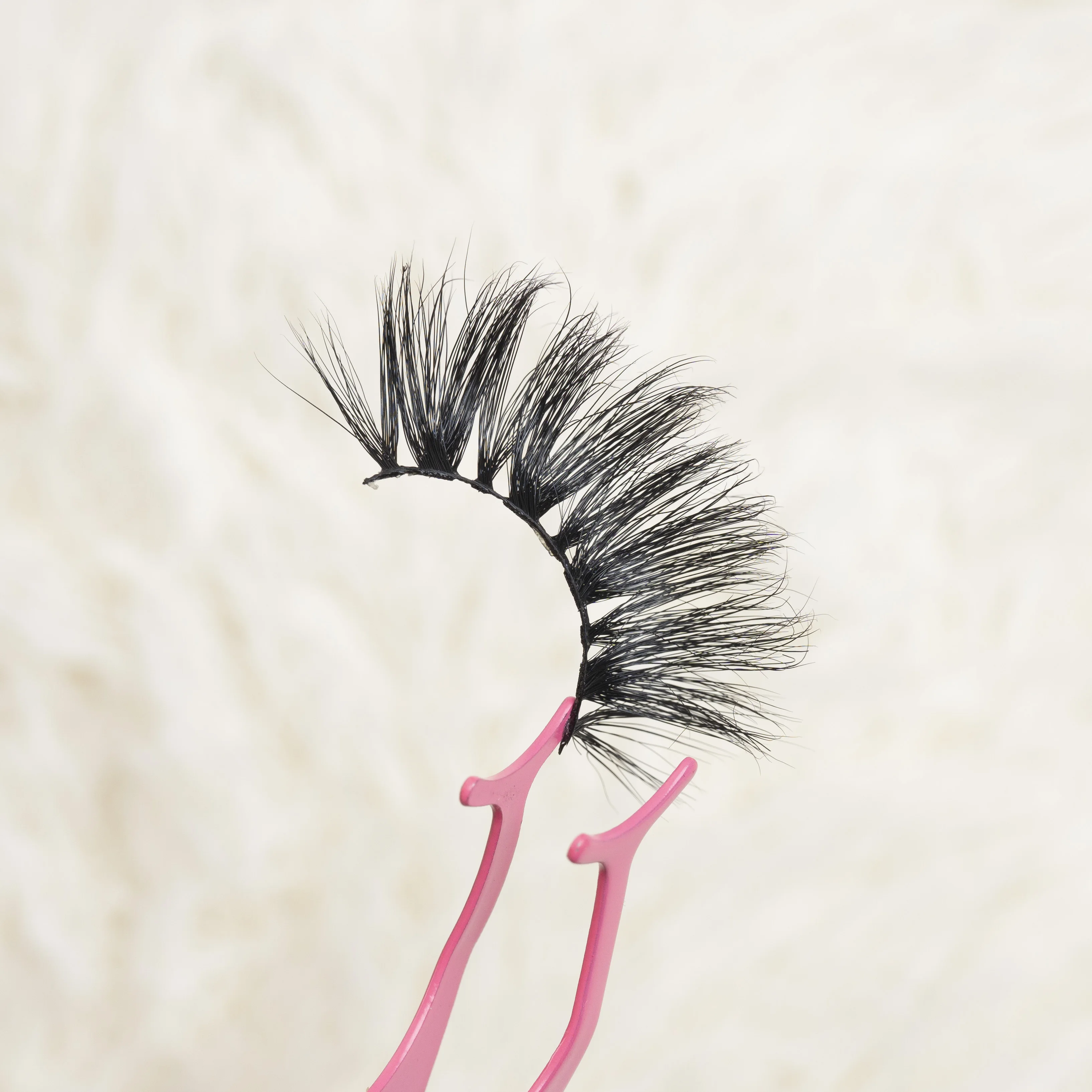 Wholesale high quality Eyelash Vendor Luxury grade Natural Eyelashes 25mm lashes mink eyelashes, Black color
Wholesale high quality Eyelash Vendor Luxury grade Natural Eyelashes 25mm lashes mink eyelashes, Black color