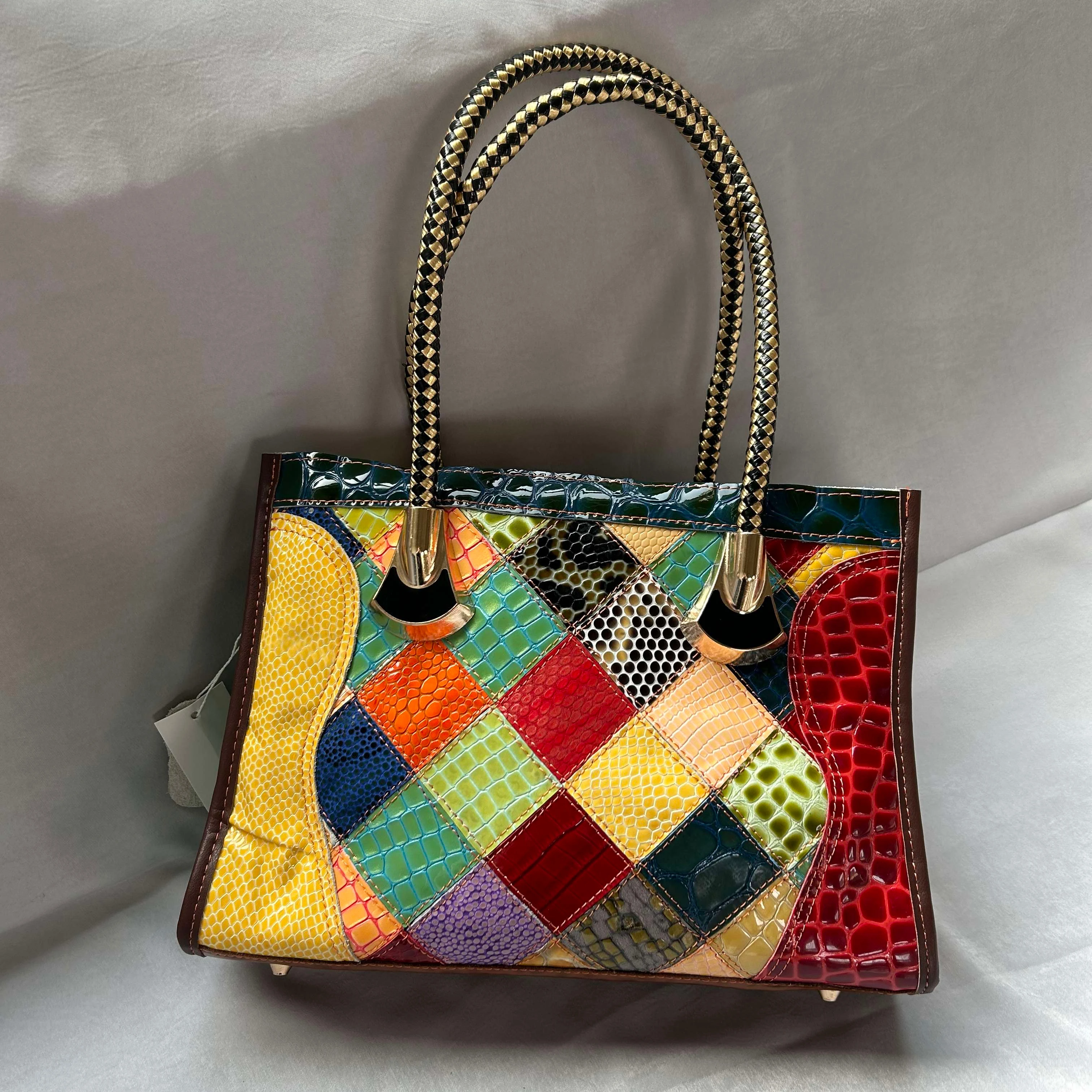 wholesale patchwork real cowhide genuine leather handbag ladies Vintage unique colorful stripes snake large women's tote bags
wholesale patchwork real cowhide genuine leather handbag ladies Vintage unique colorful stripes snake large women's tote bags
