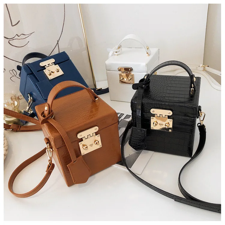 2020 new summer retro lock small square box bag women solid color crocodile shoulder messenger bag cube handbags for women, Black white blue brown
2020 new summer retro lock small square box bag women solid color crocodile shoulder messenger bag cube handbags for women, Black white blue brown