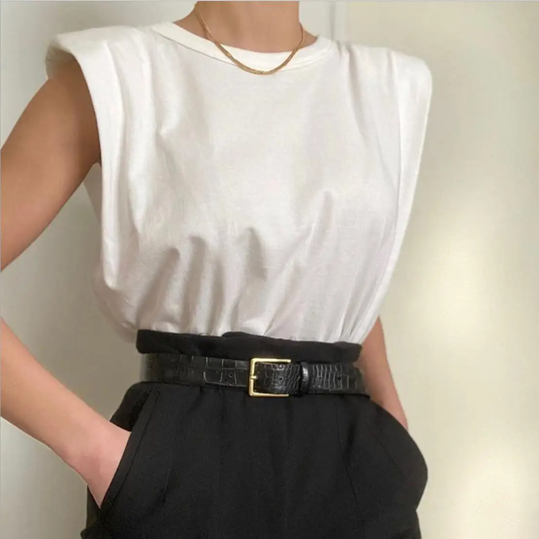 Summer new fashion cotton ladies sleeveless Women's T-shirt tops elegant Girl's T shirt with pads
Summer new fashion cotton ladies sleeveless Women's T-shirt tops elegant Girl's T shirt with pads