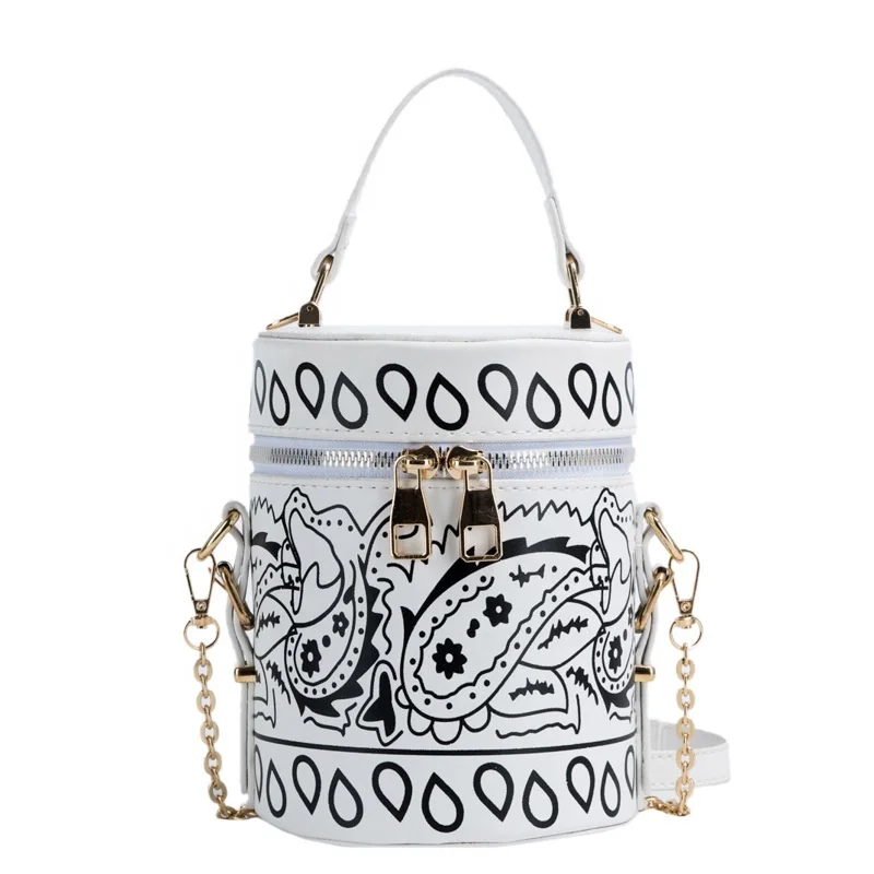 New Arrival PU Leather Fashion Lady Handbag Cross Gold Chain Shoulder Purses Mini Buckets Women China Style Bags
New Arrival PU Leather Fashion Lady Handbag Cross Gold Chain Shoulder Purses Mini Buckets Women China Style Bags