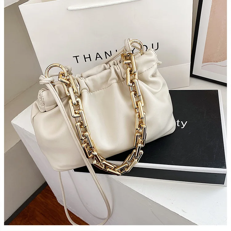 2021 Designers brand cloud chain handbags brands luxury fashion leather acrylic handbag large handbags for women, 7 colors
2021 Designers brand cloud chain handbags brands luxury fashion leather acrylic handbag large handbags for women, 7 colors