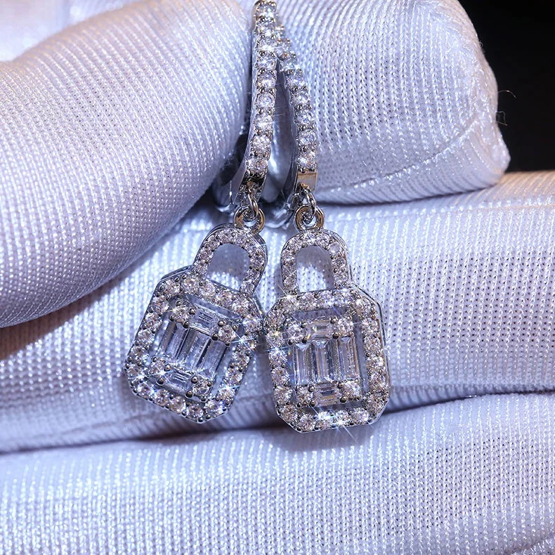 New Luxury Female Square Drop Earrings Fashion Bridal Earrings Classic Bride Wedding Earrings For Women
New Luxury Female Square Drop Earrings Fashion Bridal Earrings Classic Bride Wedding Earrings For Women
